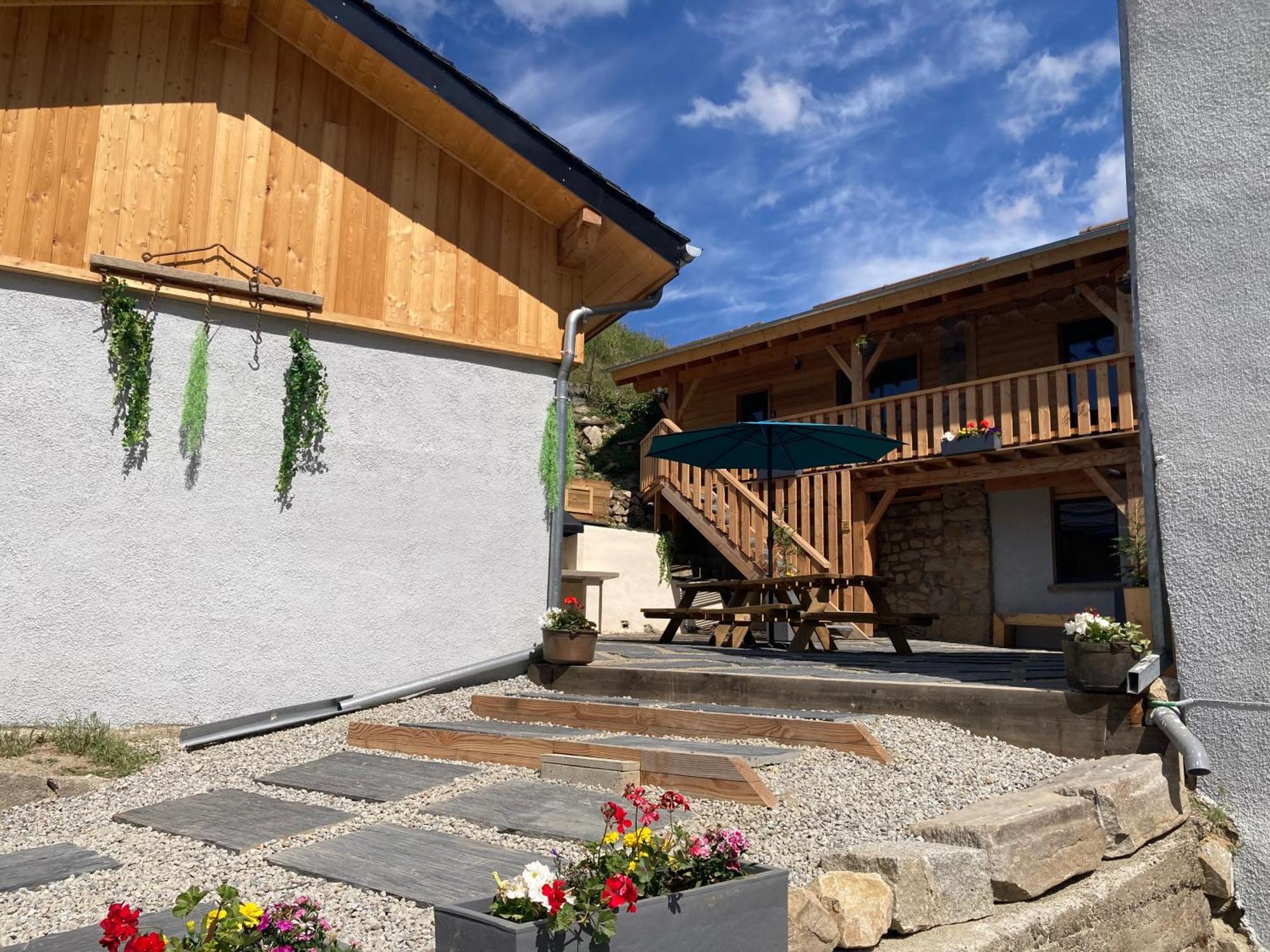 Studio Canellito Le Clos Des Ours Matemale Exterior foto
